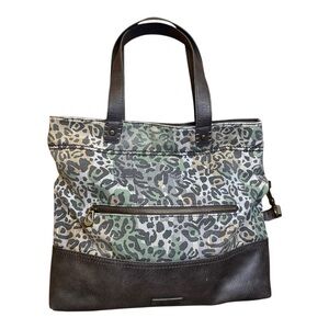 ✔️Sakroots Camouflage Canvas Tote Bag w/Crossbody Web Strap